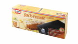 Verpackung der Dr. Oetker Back-Freude Classic Kastenform 30cm, schräg von vorne fotografiert.
