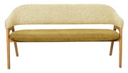 Moderne Sitzbank mit Holzrahmen und gepolstertem Sitz und Rückenlehne, Vorderansicht