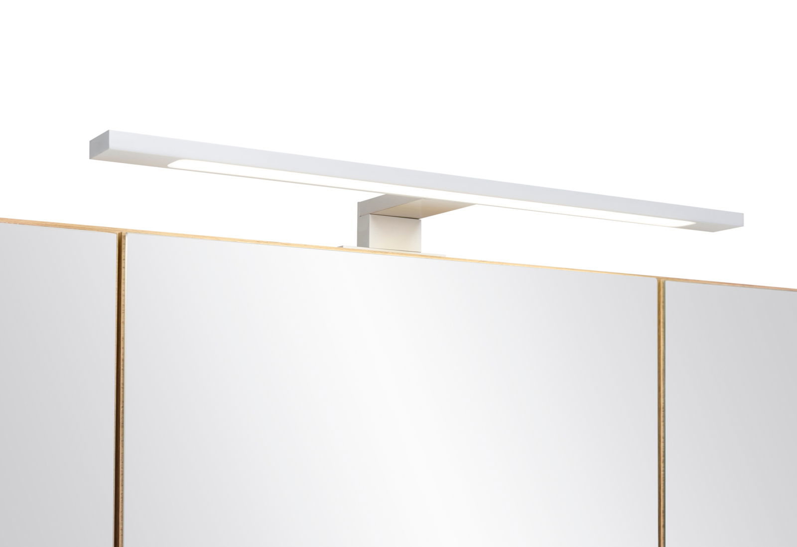 Moderner Spiegelschrank mit integrierter LED-Leuchte, Frontalansicht