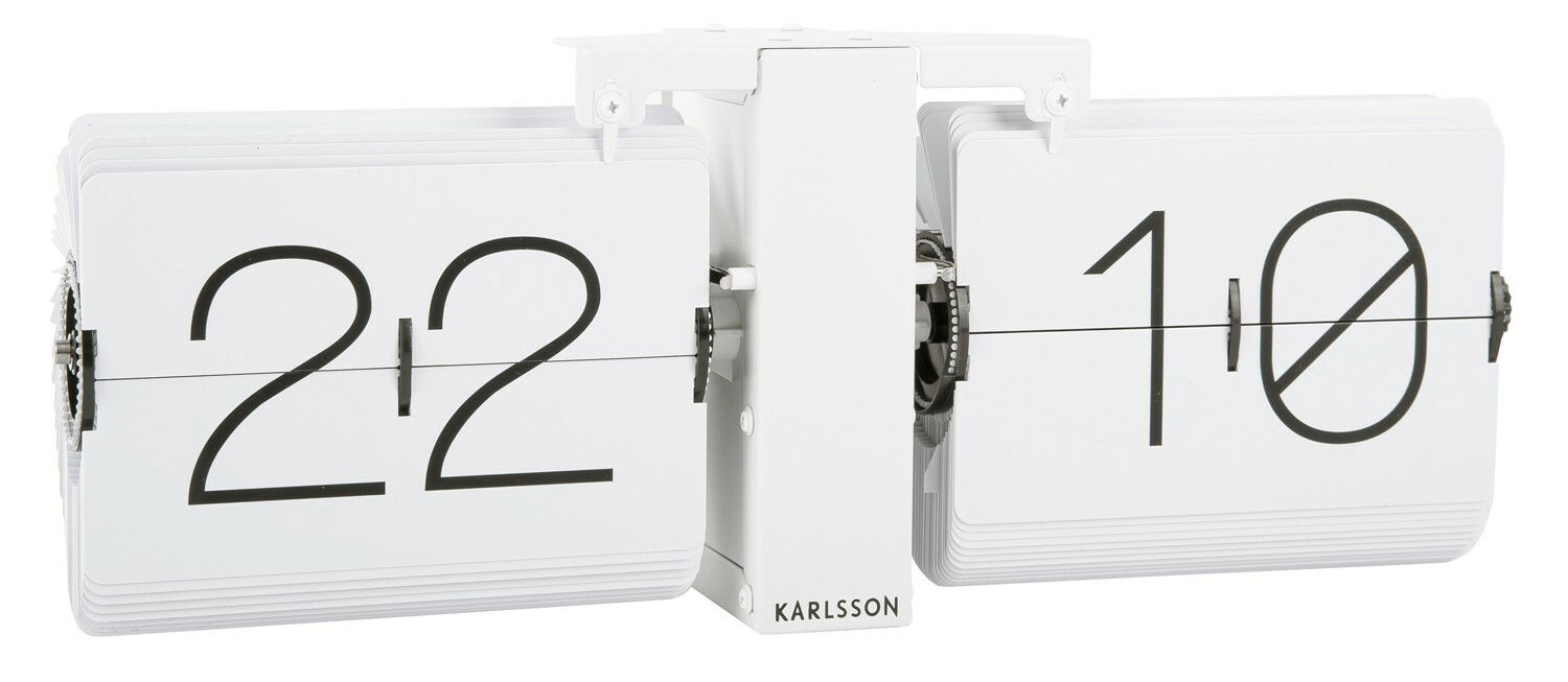 Wanduhr mit Klappzahlen, weiße Karten mit schwarzen Ziffern, seitliche Perspektive