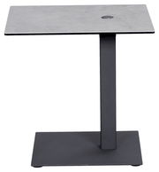 Moderner Beistelltisch mit rechteckiger grauer Tischplatte und schwarzem Metallgestell, seitliche Perspektive