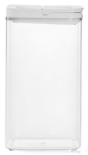 Transparente Vorratsdose mit weißem Deckel, frontal fotografiert