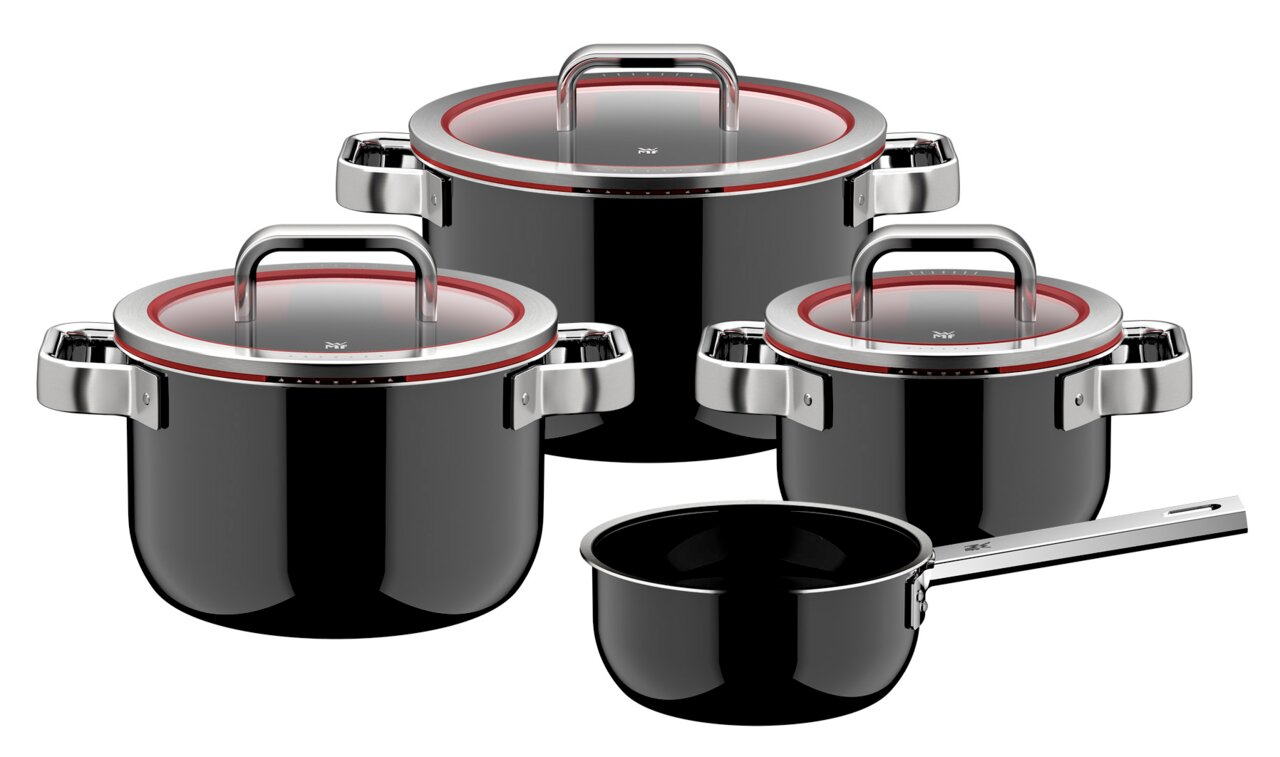 WMF 4-delige pannenset FUSIONTEC FUNCTION PRO 4-delige pannenset in zwart, gezien van voren, met glanzende zwarte pannen en roestvrijstalen handgrepen.