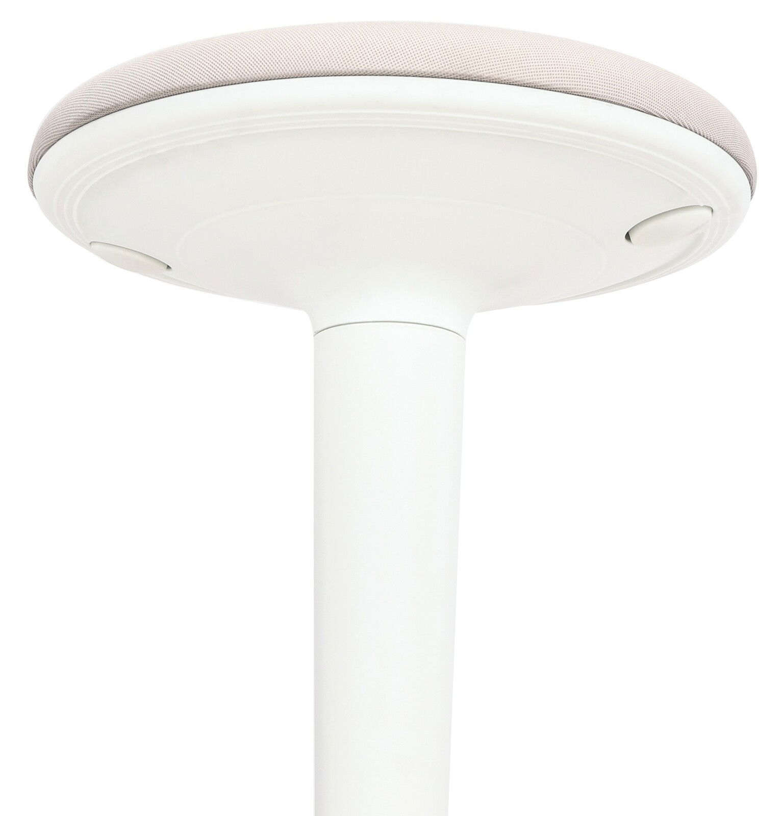 Unteransicht eines weißen Sitzhockers mit rundem, gepolstertem Sitz.