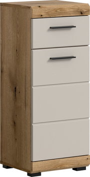 Schmaler Kommodenschrank mit vier weißen Schubladen, Holzdekor-Korpus und schwarzen Griffen, freigestellt in frontaler Ansicht mit leichter Links-Perspektive.