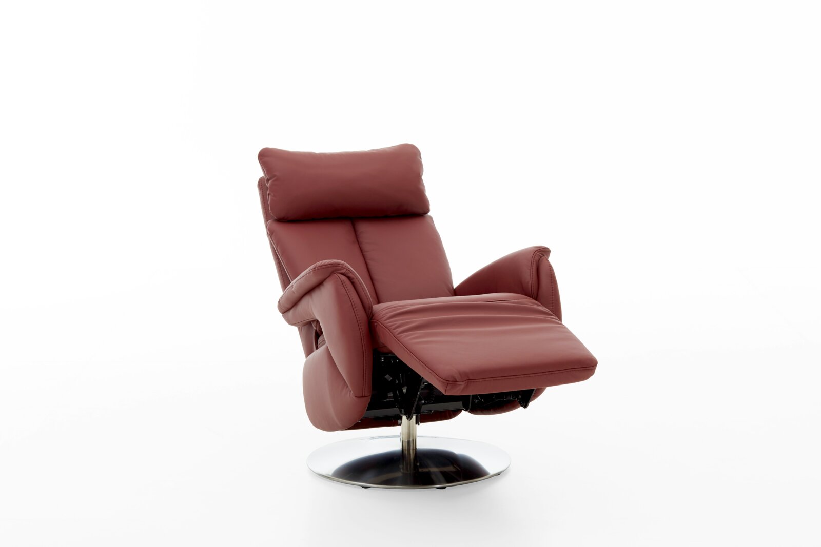 Moderne rode tv-fauteuil in liggende stand, zijaanzicht