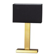 Moderne Tischleuchte PRIME mit rechteckigem, schwarzem Lampenschirm und goldfarbenem Standfuß, Frontalansicht.