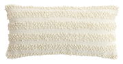 Rechteckiges Kissen mit cremefarbenen, strukturierten Streifen, Frontalansicht