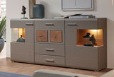 Modernes Sideboard mit dekorativen Holzeinsätzen und beleuchteten Fächern, seitliche Perspektive