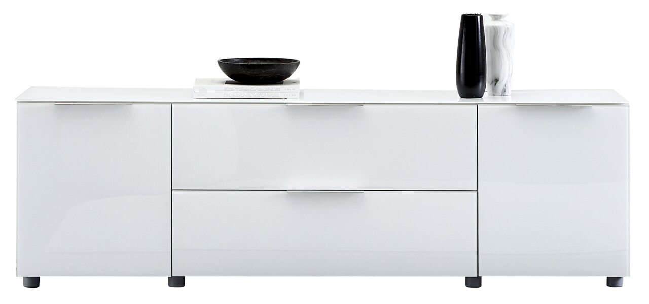 Weißes TV-Lowboard mit zwei Türen und zwei Schubladen, frontal fotografiert, dekoriert mit einer schwarzen Schale und einer Vase.