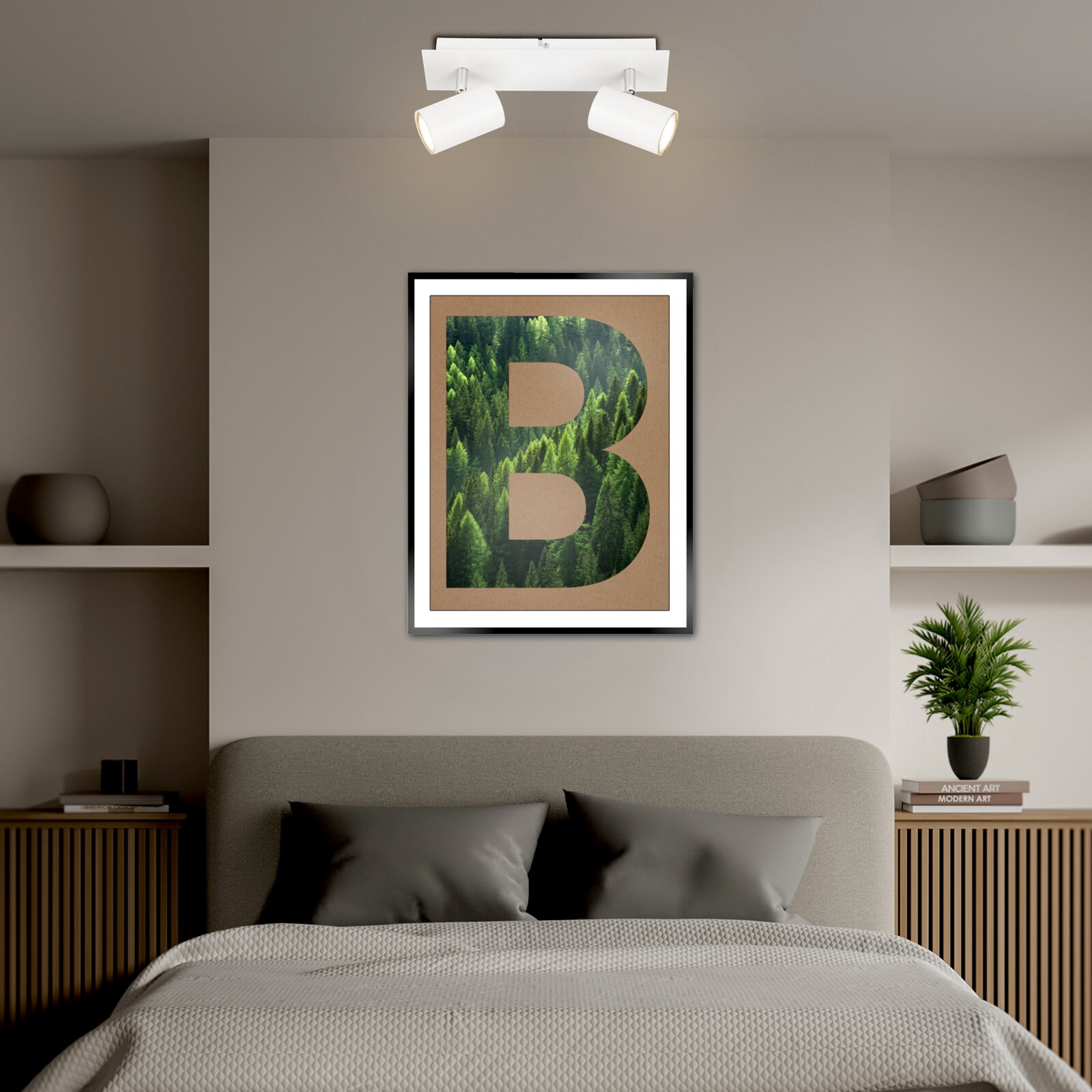 Zweiflammiger LED-Spot in modernem Design, an der Decke über einem stilvoll eingerichteten Schlafzimmer montiert, mit Blick von vorne.
