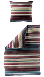 Bettwäsche-Set mit Streifenmuster in Rot-, Blau- und Beigetönen, bestehend aus einem Kissenbezug und einem Bettdeckenbezug, aus der Vogelperspektive fotografiert.