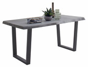 Moderner Esstisch mit rechteckiger Holzplatte und Metallbeinen, seitliche Perspektive