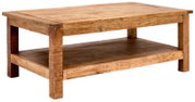 Rustikaler Couchtisch aus Holz mit rechteckiger Form und zusätzlicher Ablagefläche, seitliche Perspektive