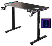 Moderner Gaming-Tisch mit RGB-Beleuchtung und höhenverstellbarer Funktion, seitliche Perspektive