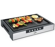 Tischgrill Style mit gegrilltem Gemüse auf der Grillfläche, seitliche Perspektive