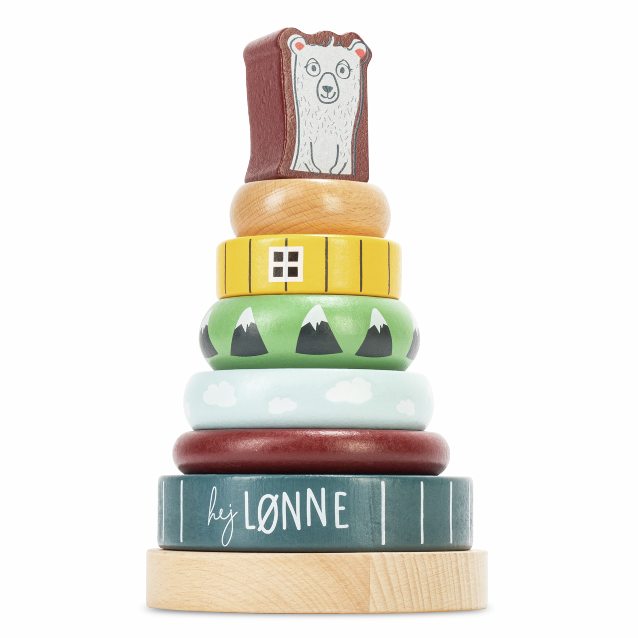 Holz-Stapelturm mit bunten Ringen und einem Bärenkopf auf der Spitze, frontal fotografiert.