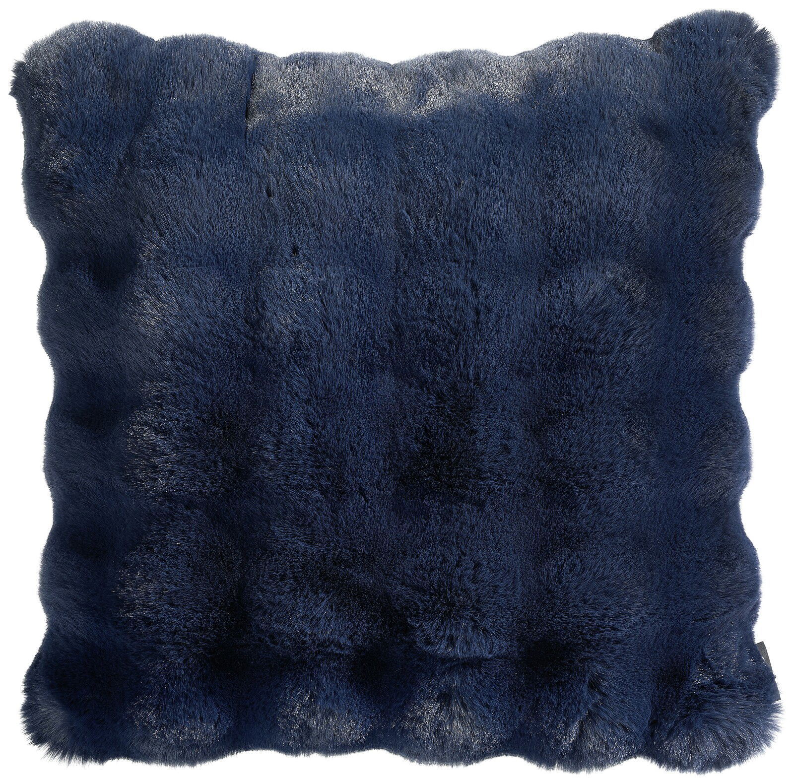 Dunkelblaue, flauschige Kissenhülle in Nahaufnahme, quadratische Form, Vorderansicht