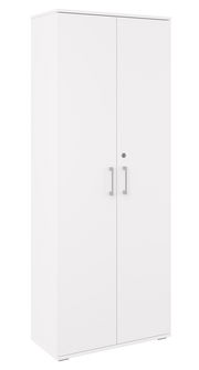 Weißer, abschließbarer Aktenschrank mit zwei Türen und silbernen Griffen, freistehend, in leichter Frontansicht mit sichtbarer linker Seite (3/4-Perspektive) vor weißem Hintergrund.