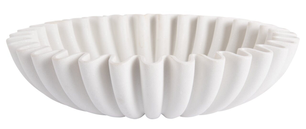 Weiße, große Schale mit wellenförmigem Rand, seitliche Perspektive