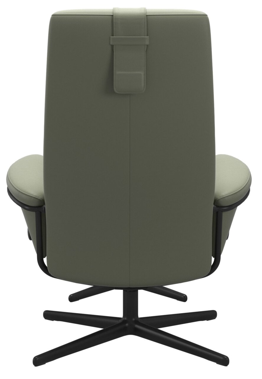 Achterkant van een moderne fauteuil in olijfgroen met een zwart draaivoet.