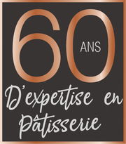 Jubiläumslogo mit der Aufschrift '60 ans d'expertise en pâtisserie' in stilvoller Schrift auf dunklem Hintergrund, frontal betrachtet.