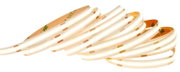 Leuchtender LED-Lichtstreifen (Flex-Strip) aufgerollt, warmweiß, 24V, in schräger Draufsicht auf weißem Hintergrund