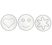 Drei runde Dekorierstreueraufsätze mit Lochmustern in Herz-, Smiley- und Sternform, von oben betrachtet.