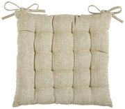 Beiges, quadratisch gestepptes Sitzkissen mit Bindebändern an den oberen Ecken, Draufsicht/Frontansicht auf weißem Hintergrund