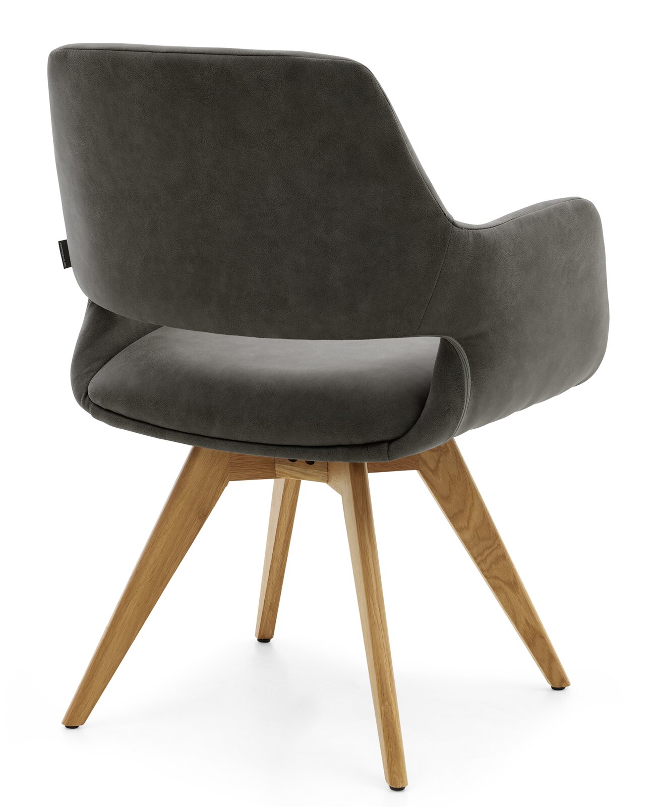 Achterkant van een moderne fauteuil met grijze bekleding en houten poten