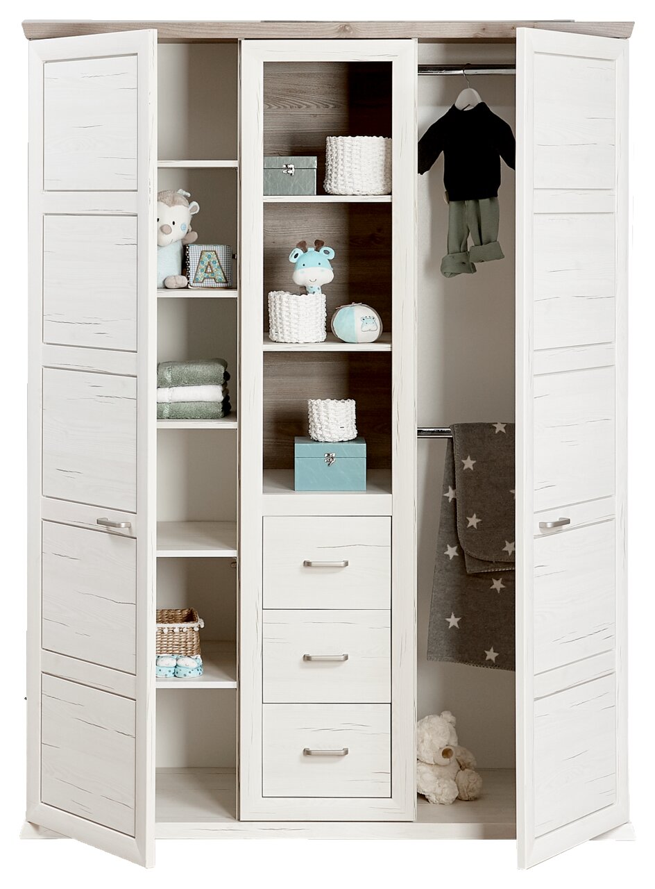 Open, witte draaideurkast met twee deuren, planken en lades, gevuld met kinderkleding en speelgoed, gezien van voren.