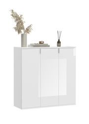 Weiße Garderobenkombination mit drei Türen, dekoriert mit einer Vase und Büchern, aus der Frontalperspektive.