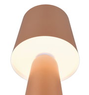 Nahaufnahme einer Tischleuchte Nubian von unten, mit einem braunen Lampenschirm und leuchtendem Inneren.