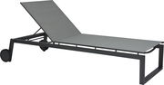 Seitliche Ansicht einer modernen Rollenliege mit verstellbarer Rückenlehne und robustem Metallrahmen.