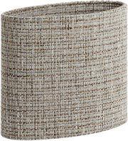 Ovale, grijs-beige lampenkap met grof geweven textiel, schuin van voren en iets van boven afgebeeld