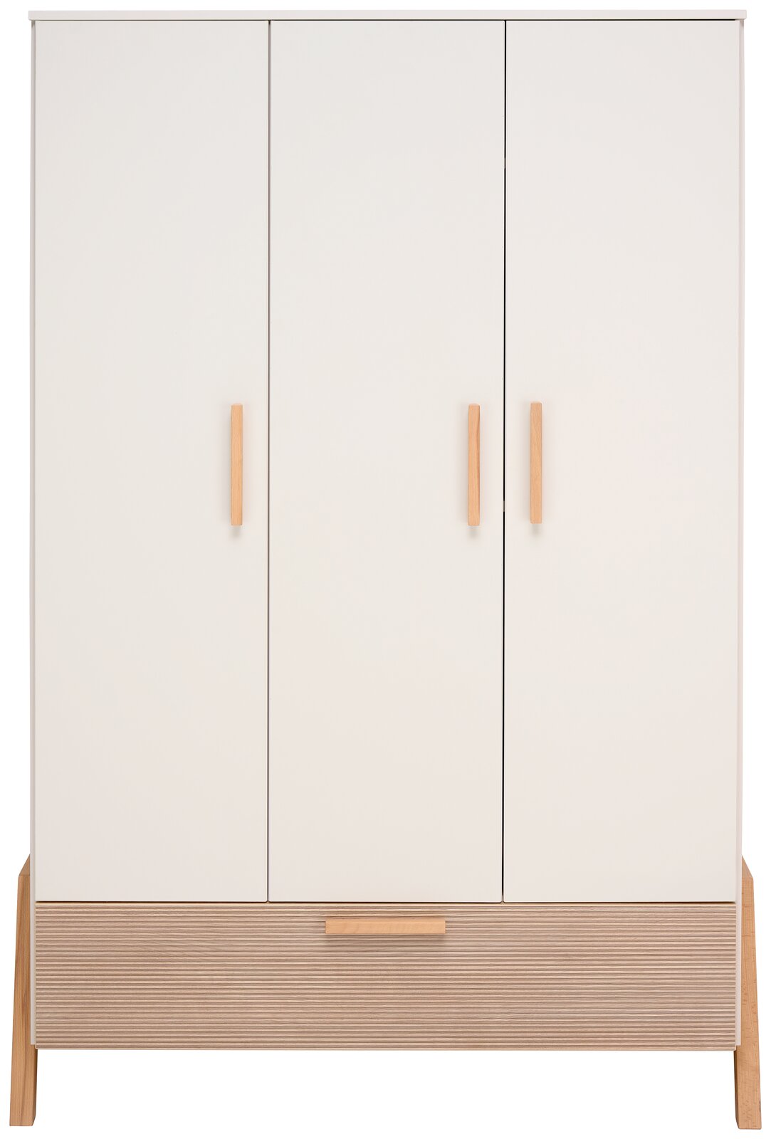 Moderner dreitüriger Kleiderschrank in Weiß mit Holzgriffen und einer Schublade unten, Frontalansicht.