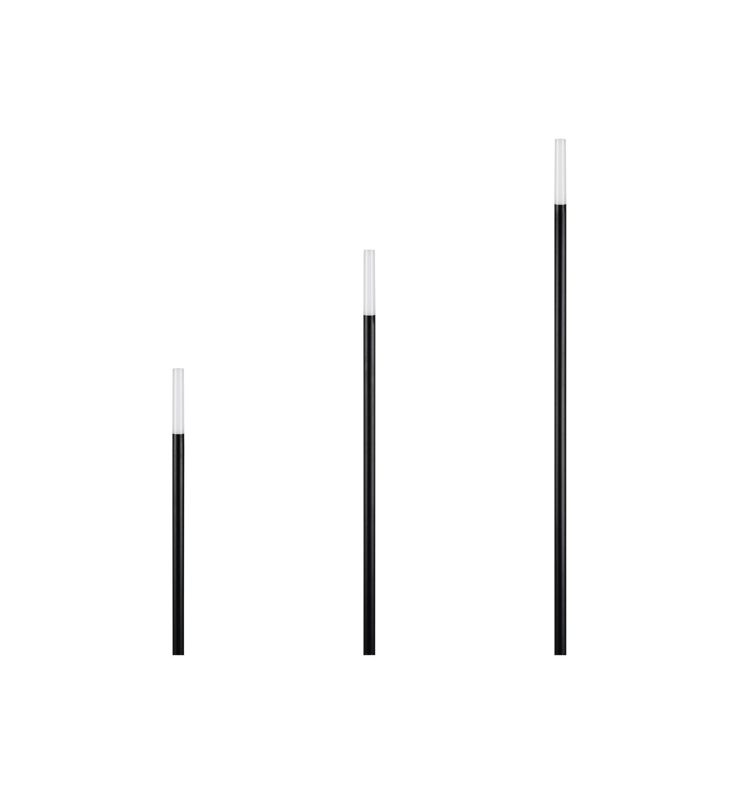 Dreier-Set LED-Gartenleuchten in verschiedenen Höhen, frontal betrachtet.