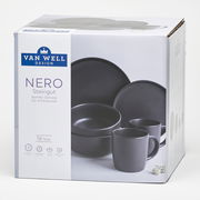Kombiservice Nero 16-teilig aus Steingut, bestehend aus flachen Tellern, Desserttellern, Schalen und Kaffeebechern, in einer eleganten schwarzen Farbe. Perspektive: Verpackung von vorne.