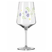 Wijnglas met bloemmotief, gezien vanaf de zijkant