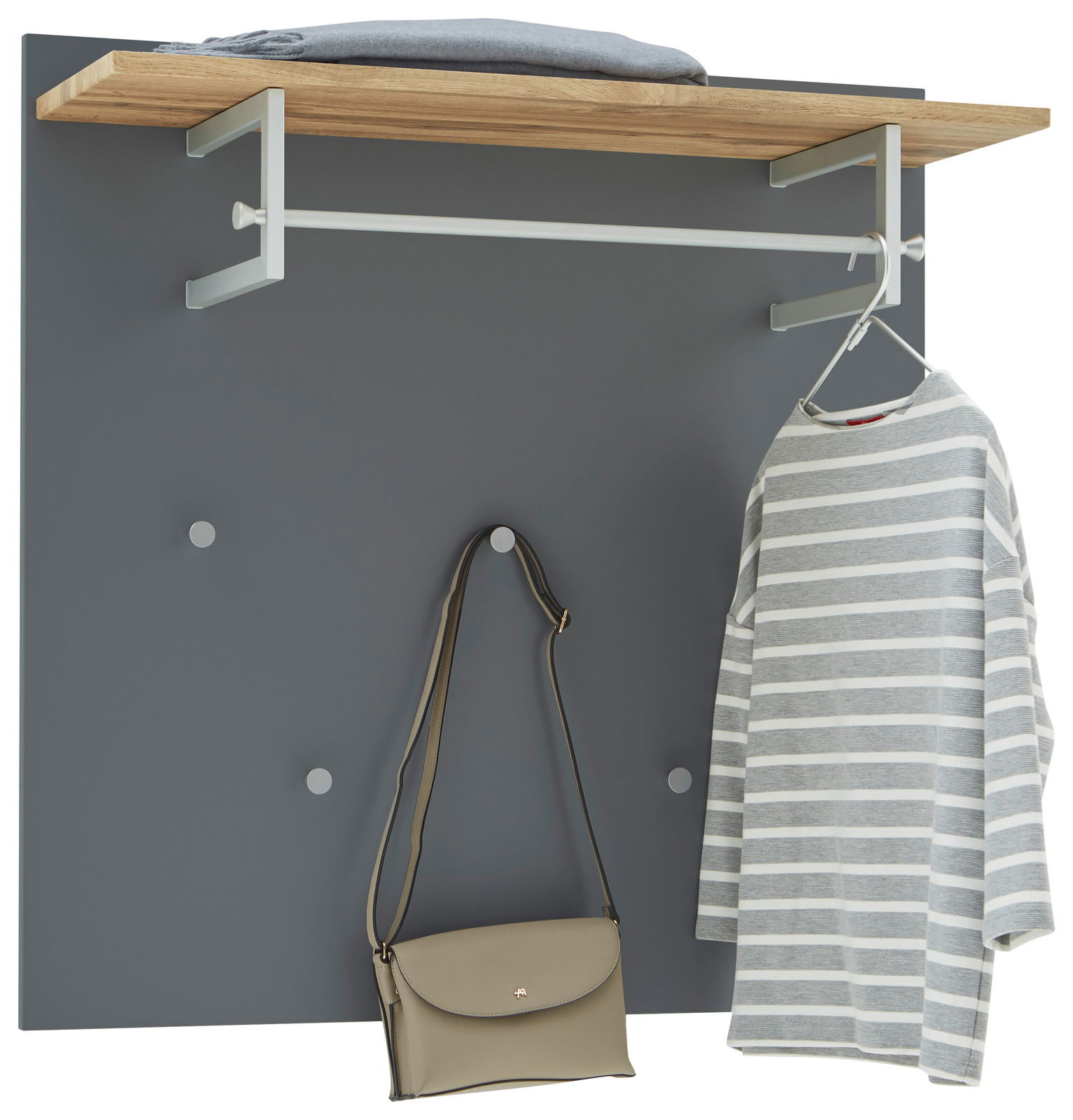 Garderobenpaneel in Frontalansicht mit grauer Rückwand, Holzablage oben, Kleiderstange und Haken, an denen eine Tasche und ein gestreiftes Shirt hängen.