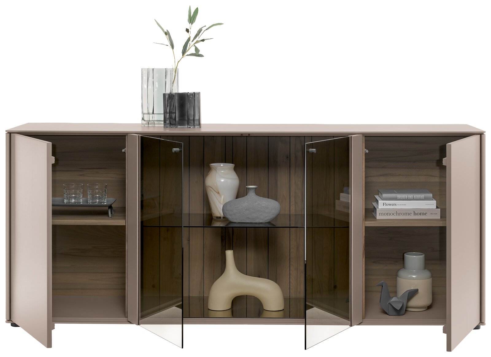 Modern dressoir met open deuren, versierd met vazen en boeken, gezien van voren.