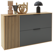 Moderner Hängeschuhschrank aus Holz mit grauen Fronten, dekoriert mit Vasen und einer Lampe, seitliche Perspektive.