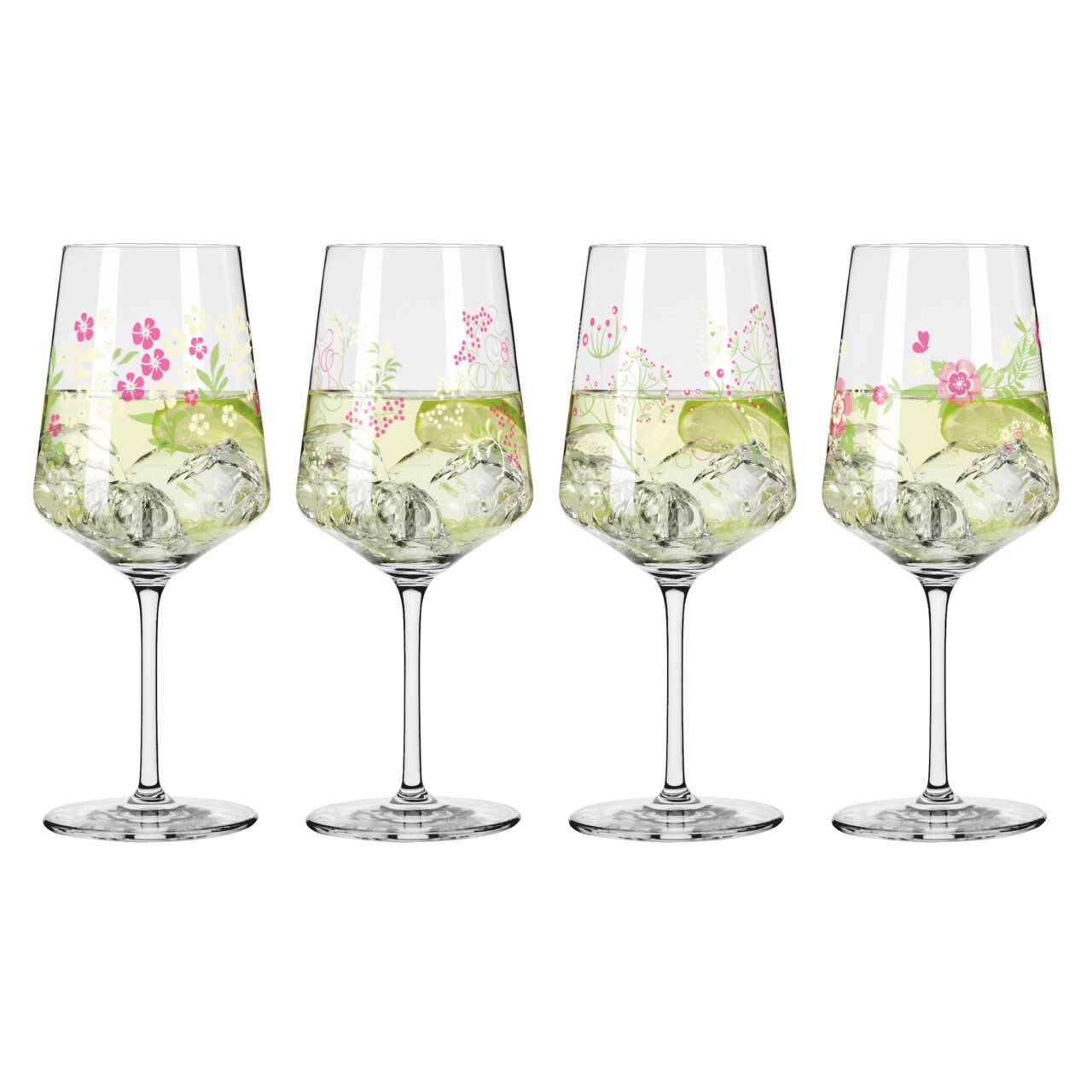 Vier Weingläser mit floralen Mustern und Eiswürfeln, frontal betrachtet.