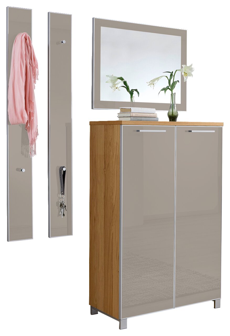 Garderoben-Set bestehend aus einem hohen Schrank mit zwei Türen, zwei Wandpaneelen mit Haken und einem großen Spiegel. Perspektive von vorne.