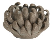 Teelichthalter in Form einer stilisierten Blume mit metallischer Oberfläche, seitliche Perspektive