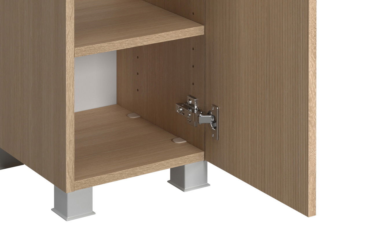 Unterschrank aus Holz mit geöffneter Tür, seitliche Perspektive, zeigt Innenregale und Scharniere.