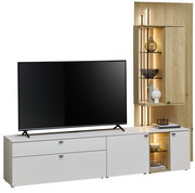 Moderne Wandkombination mit weißem TV-Schrank und Holzregal, frontal betrachtet.