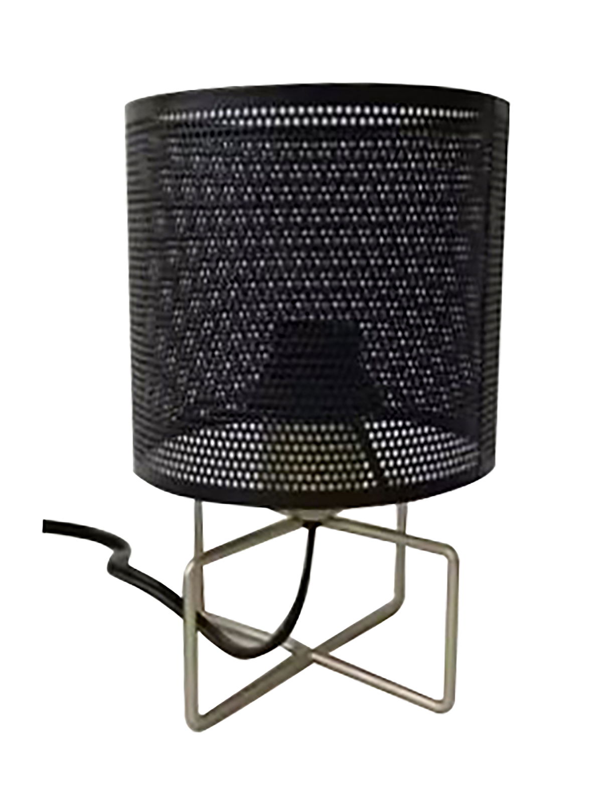 Moderne Tischleuchte mit schwarzem, perforiertem Lampenschirm und silbernem Metallgestell, seitliche Perspektive