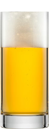 Ein hohes, schlankes Bierglas mit goldenem Bier und Schaumkrone, frontal fotografiert.