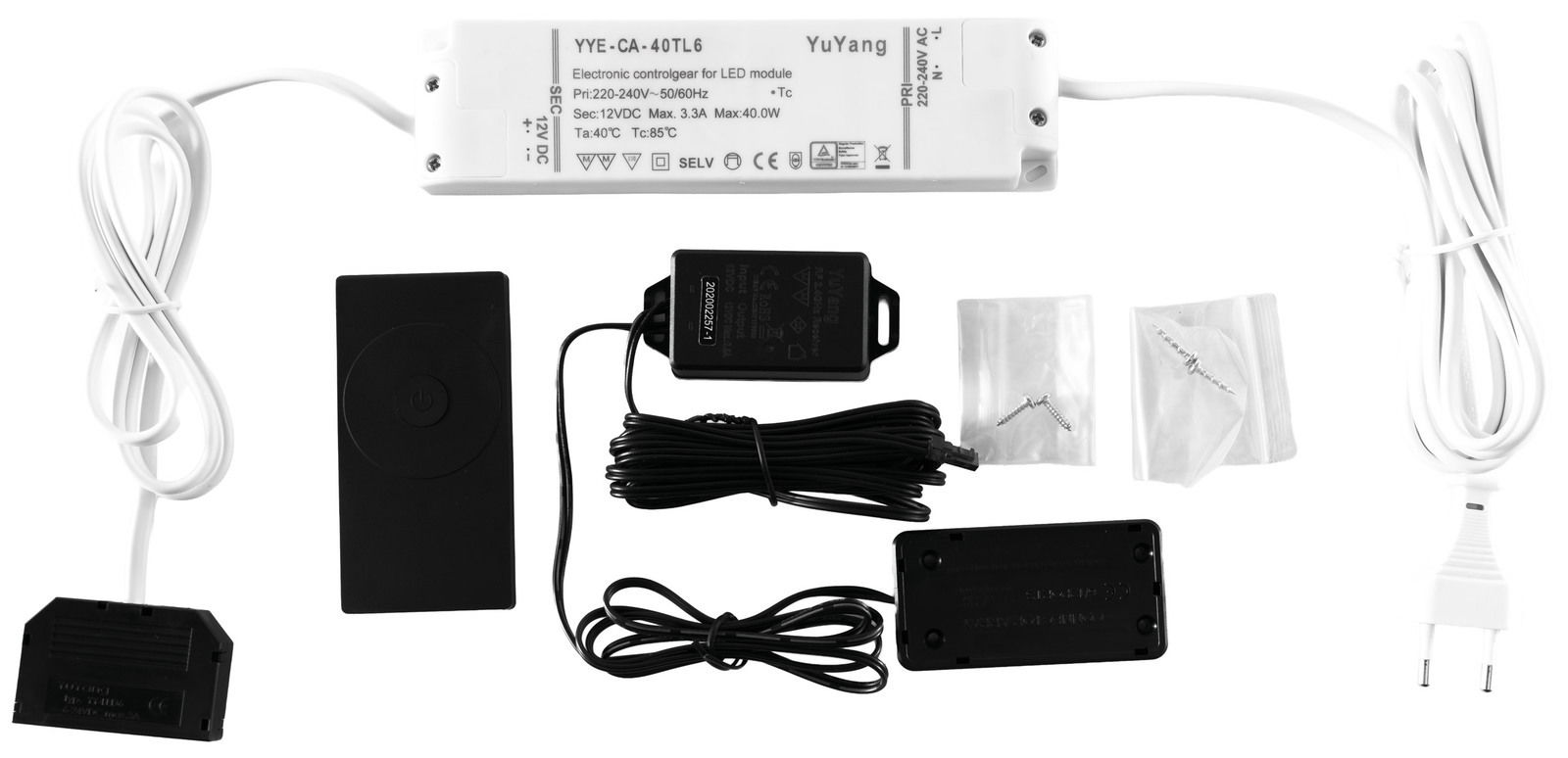 Funkfernbedienungs-Set mit verschiedenen Komponenten, darunter ein elektronisches Steuergerät, Kabel, Fernbedienung und Montagematerial, aus der Vogelperspektive fotografiert.